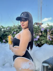 AlessFiore Black or white? Pic 3