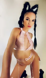 Janina_69 Public Pic 5