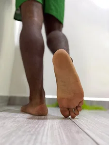 The_Overlord_Alex Giant Feet 2.0 Pic 3