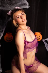 AngelaLinaresx69 Trick or treat? 🍬😈💋 Pic 4
