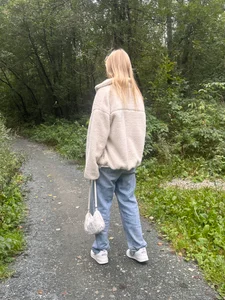 KoriMelon 🍉🌲Kori outdoors in a new outfit - {count, plural, one {תמונה אחת} two {שתי תמונות} many {# תמונות} other {# תמונות}}