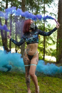 GirlGogo Brigth smoke Pic 4