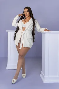 LeahLombardi_ Wonderful Woman Pic 4