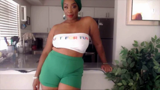 Queenanitadix Short Set Loven Pic 8