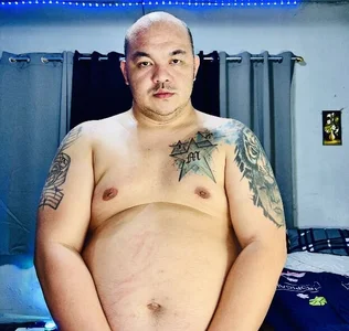Public de ur_asian_chub_922  5 photos