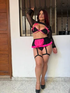 dirtylola39: Public ( 2 фото)