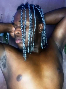 Eyes closed, skin on fire, mind free. de Amun_obsidian  5 photos