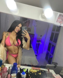 HollyEvanzPublic图片 4