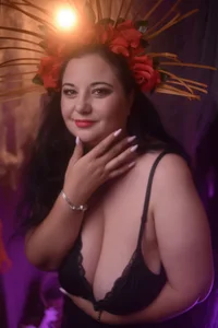 Alesha_XO A Little Halloween Trouble Immagine  2