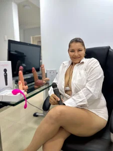 Sussan__: Horny secretary ( фото)