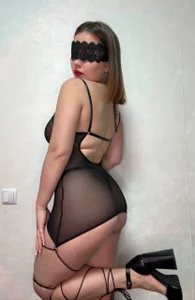 Catherine_Karis Public Pic 3