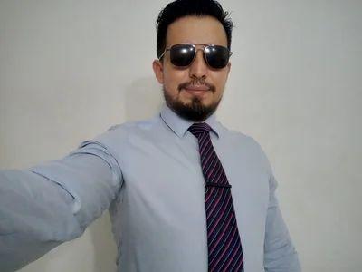 KalethBigDick light colored suit Immagine  7