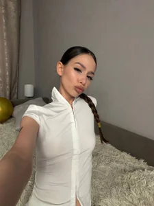 AnabelHun Playful & Flirty Foto 2