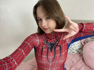 Mary_uw Mary’s seductive web🕸 Foto 2