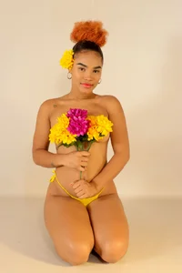 naia_blessed I exist and shine like the sun Immagine  5