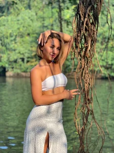 LilyRaisa Sunny days in paradise Hình 4