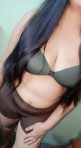 Cute_Riya_1 Public 사진 4