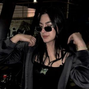 WhitneyCutsforths Cute Flora ♥ sexfoto 2