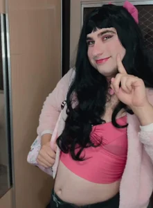 Femboy de overkirap@xh  3 Imagens