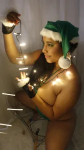 EmiliWilliams CHRISTMAS Pic 2