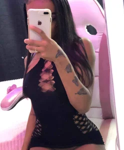 CahitlinBell ebony girl 👄 Pic 2