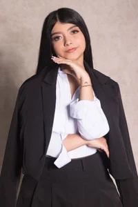 MarianaBlaze Your favorite executive 📖 Pic 3