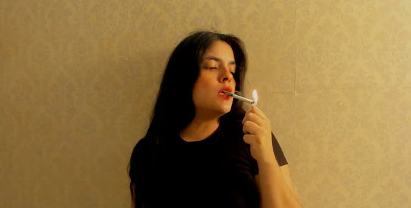 sofiaclausss Cigar and me sexfoto 1
