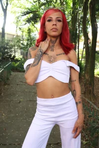 kathlyn_69 White looks good on me, it makes me feel sensual Foto