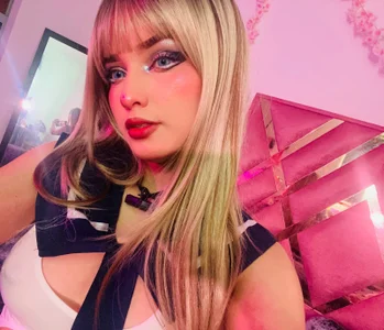 Abby_Axxell Public  3টি ছবি