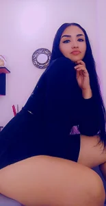 Laura_simps Public Pic 9