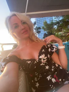 Nurse_Doc Hot girl💕 slika 2