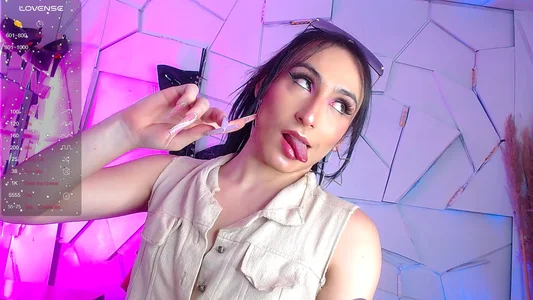 scarlett_taylor007のBEAUTIFUL FACEの 2枚の写真