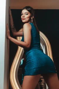 jasmine_Harrisのblue dressの 2枚の写真