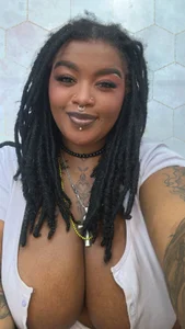 Beautiful and flirty😏🤭🔥🥺 de Anaa_Fuentess  2 Imagens