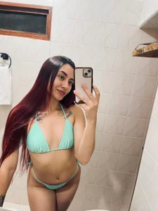 nova_ashfordPick your favorite outfit图片 4