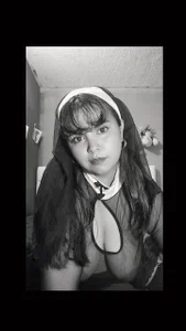Nun sex de SamiBoobsxx  7 Imagens