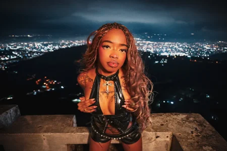 VaiolettMoonUwU Only face Pic 2