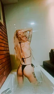 barbara_anal_squirt_'s photo