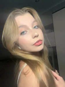 SherryBerry_ Public Pic 3