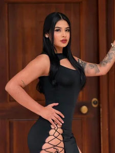 AlyssaDean Style and elegance Pic 3