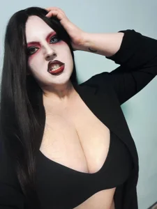 MelodyMooresの🖤🖤🖤の 2枚の写真