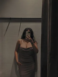 -Queenie Public slika 2