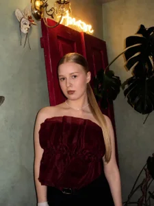 EllaxPrincess Public Kuva 3