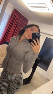 Emi_RoseMaus Public صورة واحدة|Emi_RoseMaus Public صورتان|Emi_RoseMaus Public  6 صور|Emi_RoseMaus Public  6 صورة