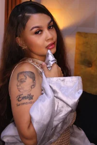 anita_gomez21のIn my roomの 2枚の写真