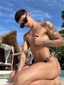 seb_palacio_: Beach time ( 3 фото)