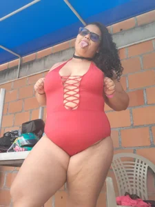 MelannieSimons body Pic 2