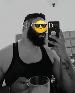 Mrwildhere Public টি ছবি