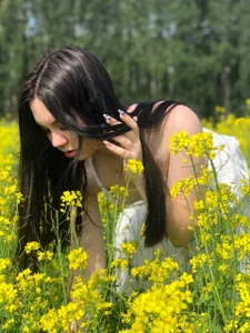 BootyTrisha The same field where I'm a girl🥵 Pic 3