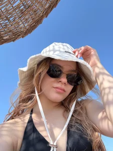 SheenaSell Public Pic 4